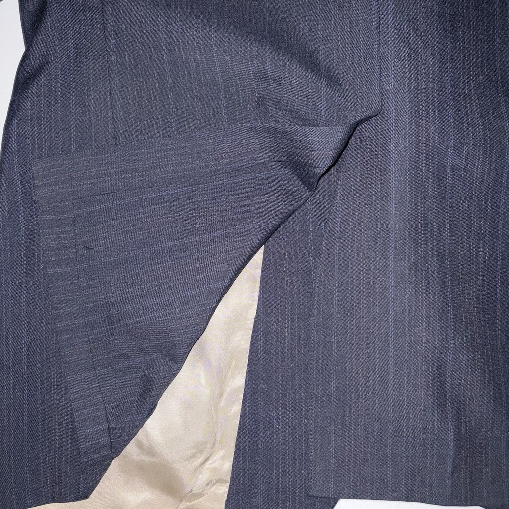VTG Johnny Carson Blue/ Navy Small Striped Blazer 44R  2 Button 1 Vent - Picture 7 of 11